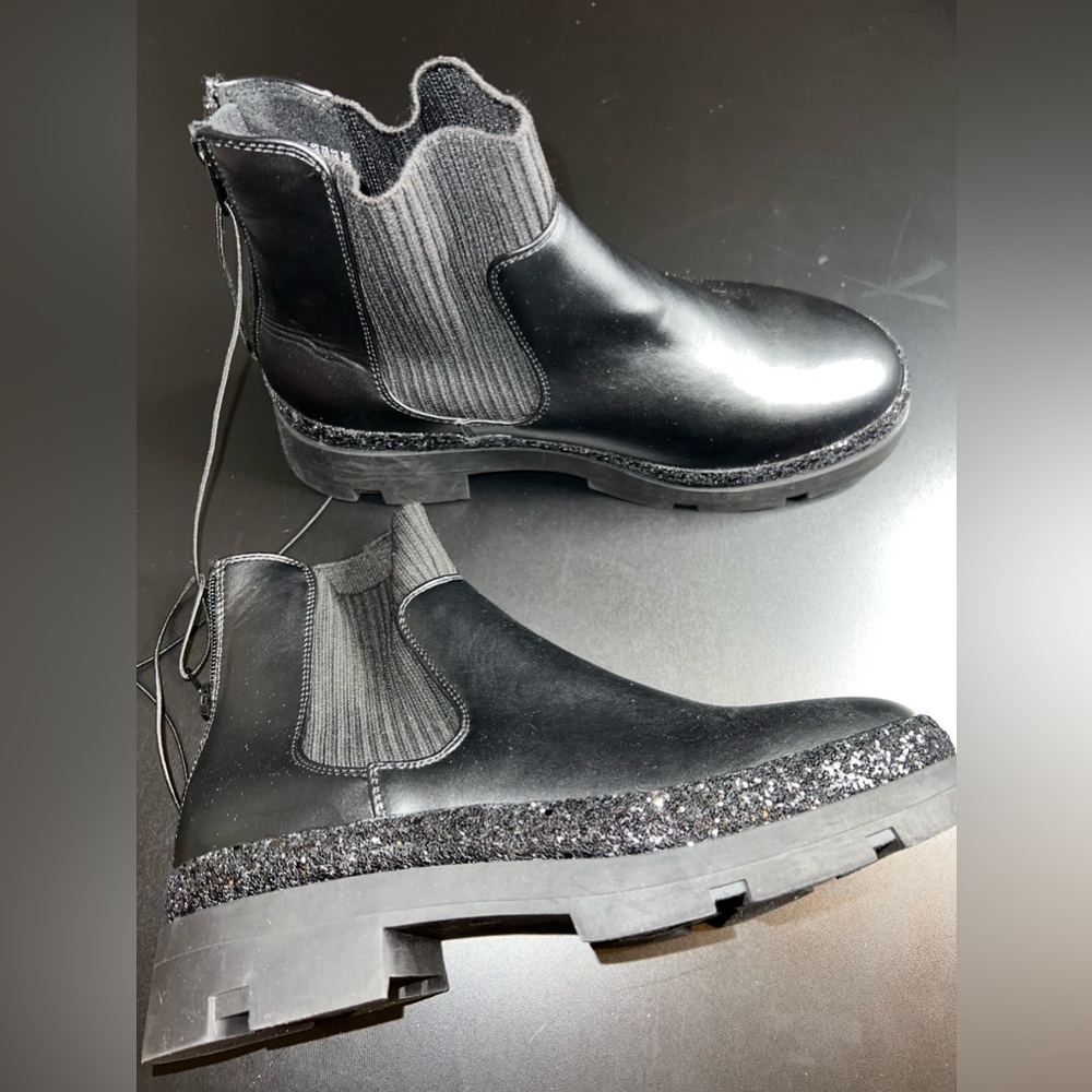 Steve Madden Kids Solid Black JRobinn Chelsea Boots With Glitter Size 5 NWT